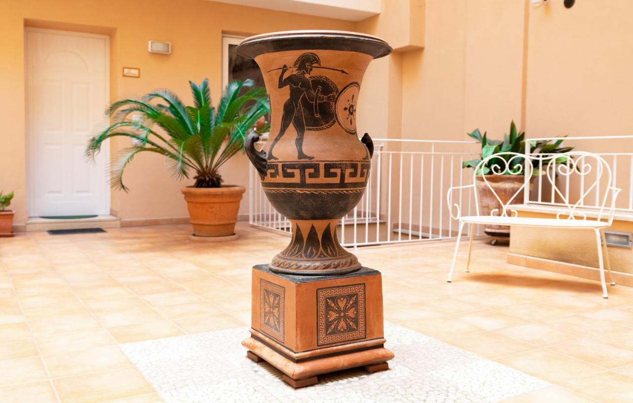 Il Cortile Delle Esperidi Apartment Лече Екстериор снимка