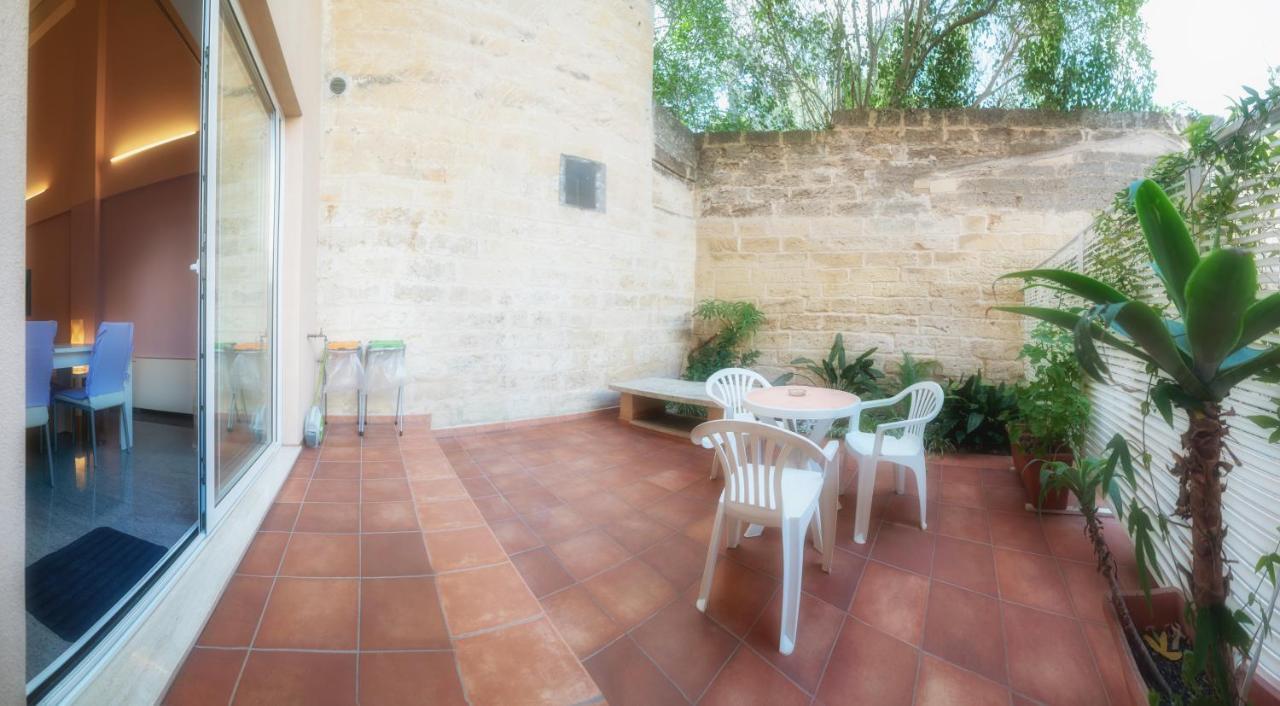 Il Cortile Delle Esperidi Apartment Лече Екстериор снимка