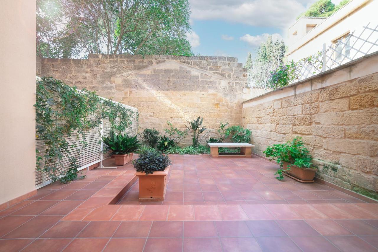 Il Cortile Delle Esperidi Apartment Лече Екстериор снимка