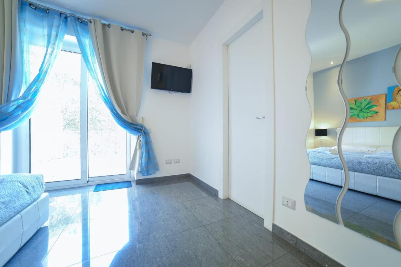 Il Cortile Delle Esperidi Apartment Лече Екстериор снимка