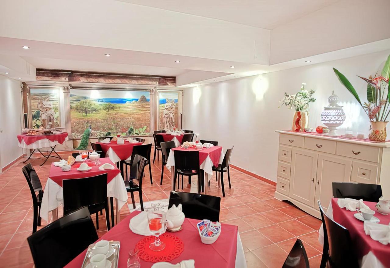 Il Cortile Delle Esperidi Apartment Лече Екстериор снимка