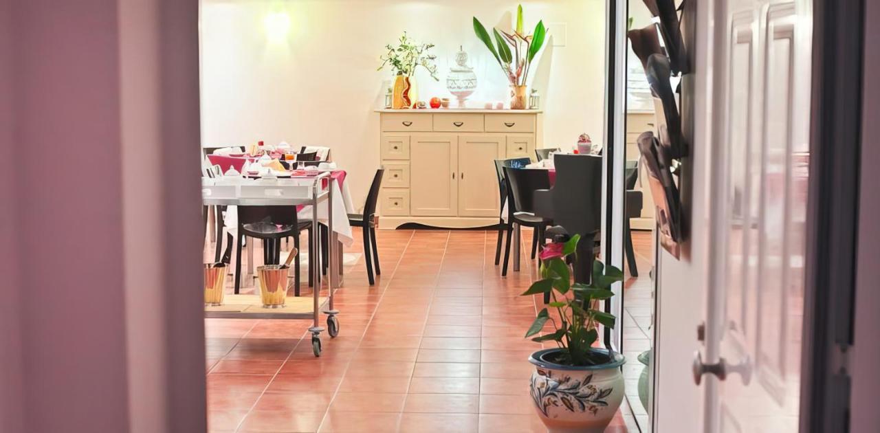 Il Cortile Delle Esperidi Apartment Лече Екстериор снимка