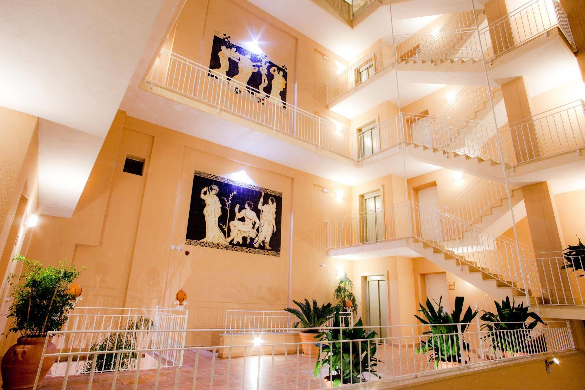 Il Cortile Delle Esperidi Apartment Лече Екстериор снимка